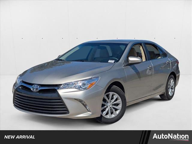Photo of 2015 Creme Brulee Mica Toyota Camry
