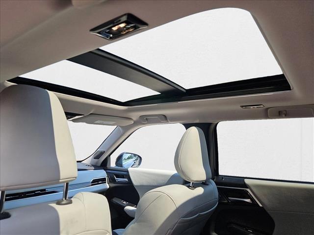 Photo of 2025 Cosmic Blue Metallic Mitsubishi Outlander