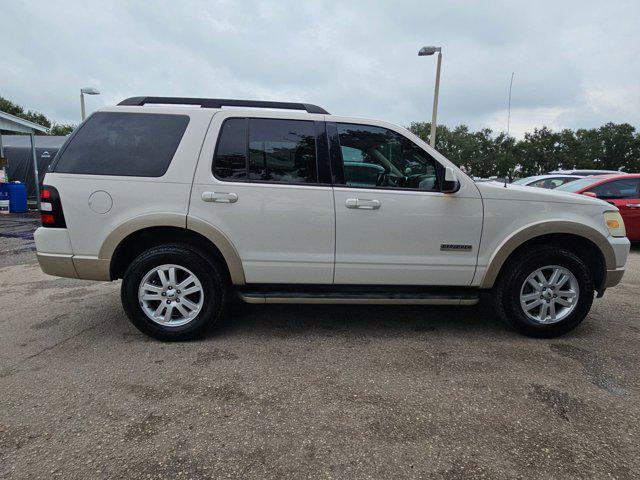 Photo of 2008 White Suede Clearcoat Metallic Ford Explorer