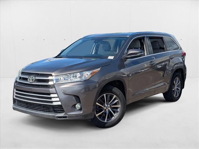 Photo of 2018 Predawn Gray Mica Toyota Highlander