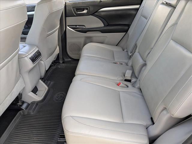 Photo of 2018 Predawn Gray Mica Toyota Highlander