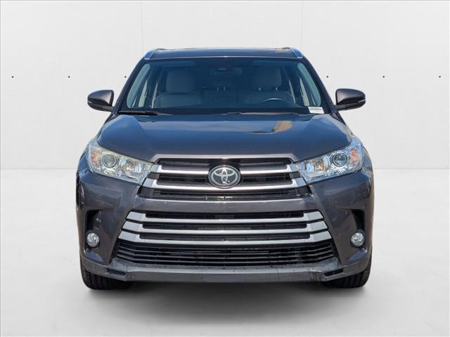 Photo of 2018 Predawn Gray Mica Toyota Highlander