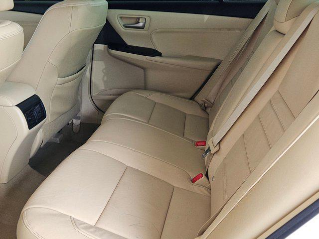 Photo of 2016 Blizzard Pearl Toyota Camry