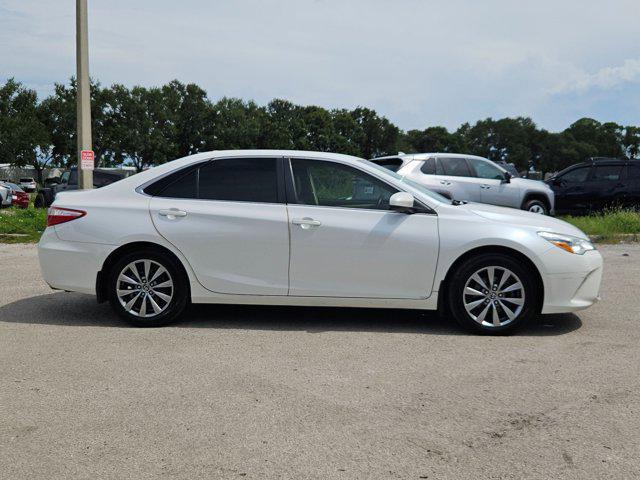 Photo of 2016 Blizzard Pearl Toyota Camry