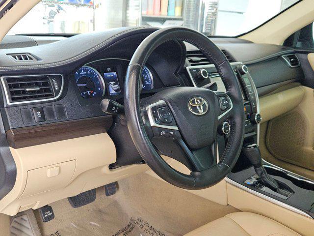 Photo of 2016 Blizzard Pearl Toyota Camry