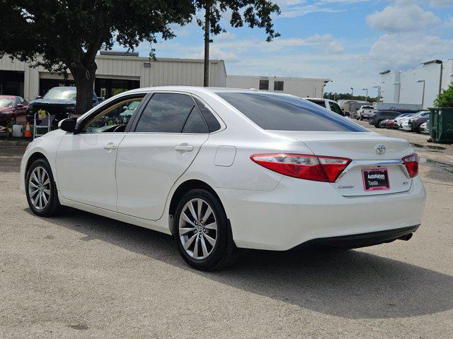 Photo of 2016 Blizzard Pearl Toyota Camry