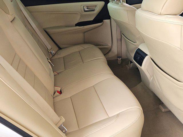 Photo of 2016 Blizzard Pearl Toyota Camry