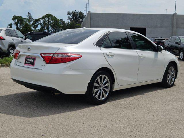 Photo of 2016 Blizzard Pearl Toyota Camry