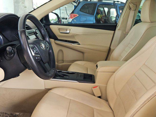 Photo of 2016 Blizzard Pearl Toyota Camry