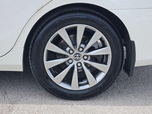 Photo of 2016 Blizzard Pearl Toyota Camry