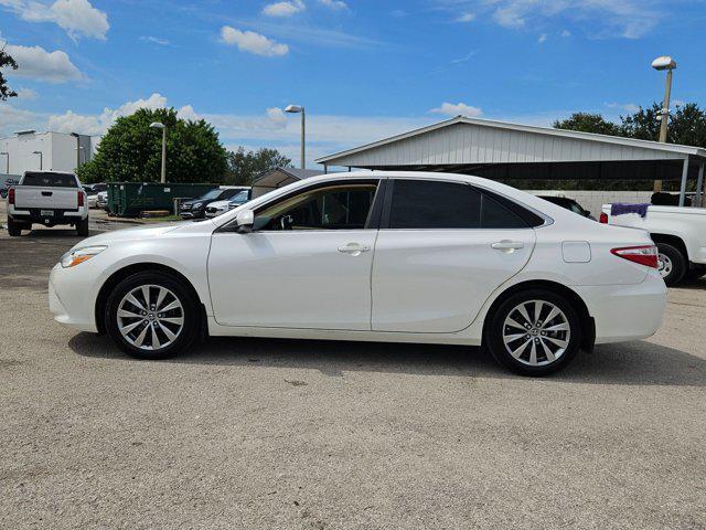 Photo of 2016 Blizzard Pearl Toyota Camry