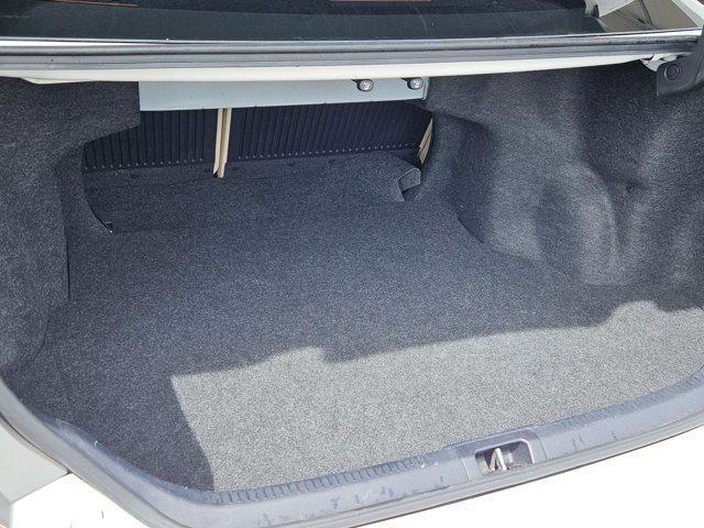 Photo of 2016 Blizzard Pearl Toyota Camry