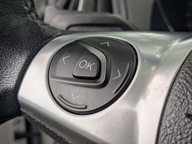 Photo of 2014 Oxford White Ford Escape