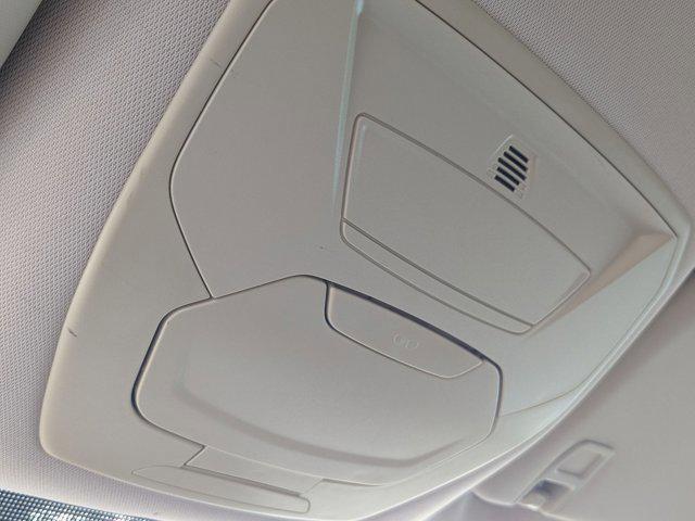 Photo of 2014 Oxford White Ford Escape