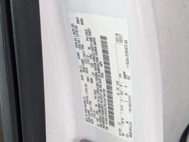 Photo of 2014 Oxford White Ford Escape
