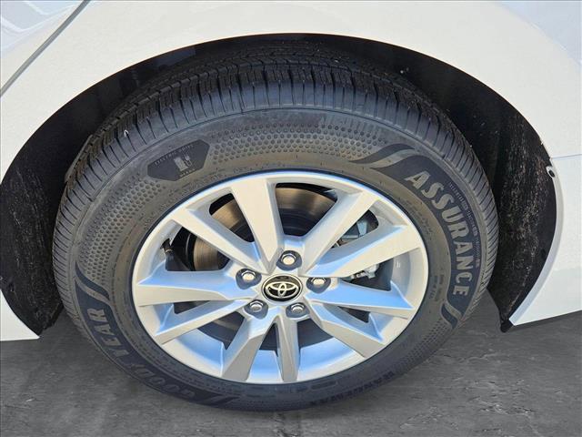 Photo of 2025 Ice Cap Toyota Camry