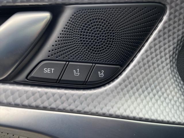 Photo of 2023 Vik Black Genesis G70