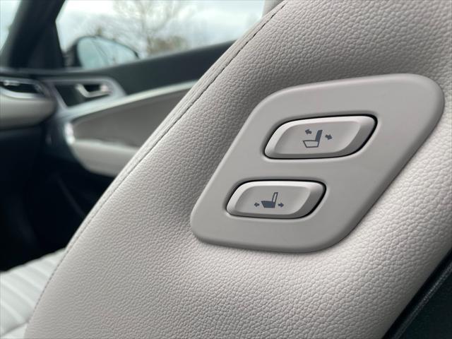 Photo of 2023 Vik Black Genesis G70