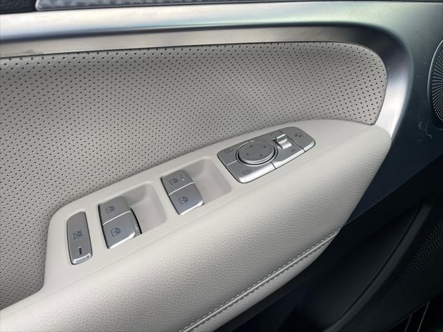 Photo of 2023 Vik Black Genesis G70