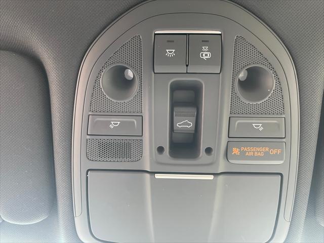 Photo of 2023 Vik Black Genesis G70