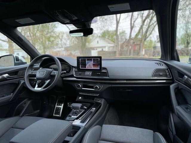 Photo of 2025 Mythos Black Metallic Audi SQ5