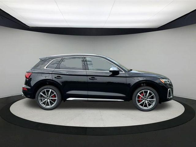 Photo of 2025 Mythos Black Metallic Audi SQ5