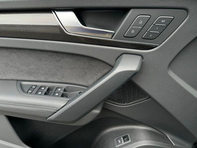 Photo of 2025 Mythos Black Metallic Audi SQ5