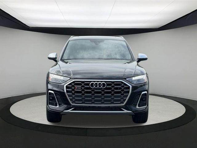 Photo of 2025 Mythos Black Metallic Audi SQ5