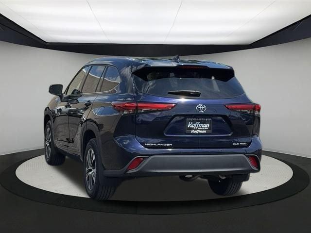 Photo of 2021 Blue Toyota Highlander