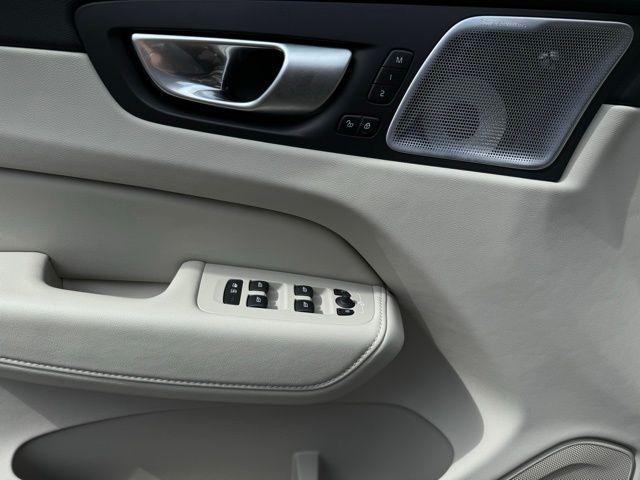 Photo of 2024 Gray Volvo XC60 Recharge Plug-In Hybrid
