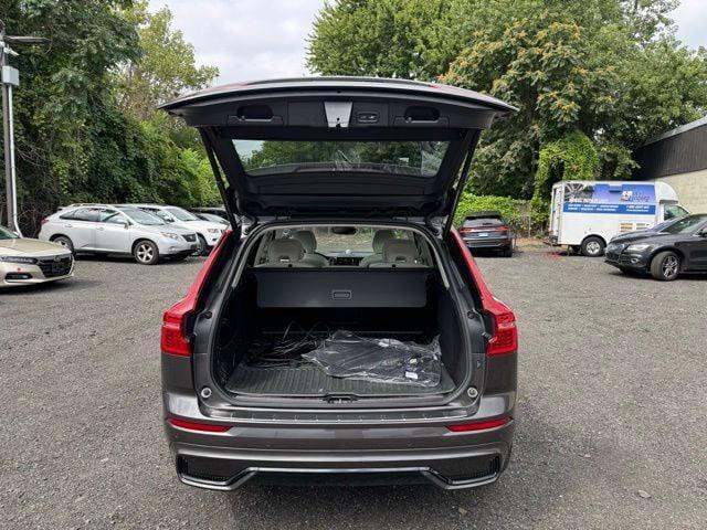 Photo of 2024 Gray Volvo XC60 Recharge Plug-In Hybrid