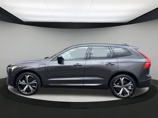Photo of 2024 Gray Volvo XC60 Recharge Plug-In Hybrid