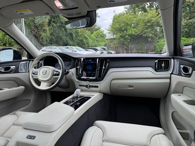 Photo of 2024 Gray Volvo XC60 Recharge Plug-In Hybrid