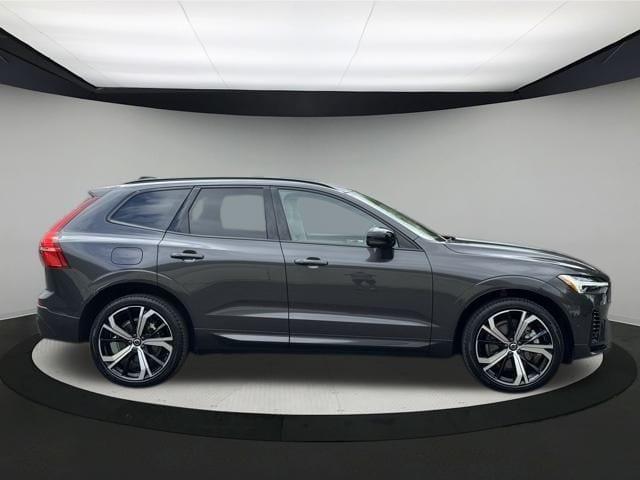 Photo of 2024 Gray Volvo XC60 Recharge Plug-In Hybrid