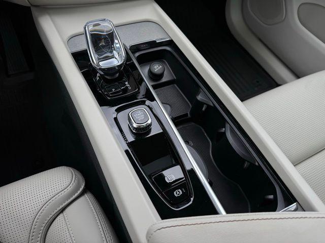 Photo of 2024 Gray Volvo XC60 Recharge Plug-In Hybrid