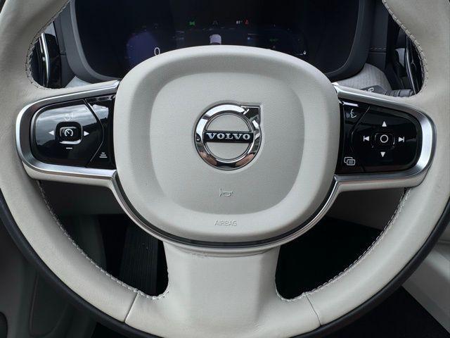 Photo of 2024 Gray Volvo XC60 Recharge Plug-In Hybrid