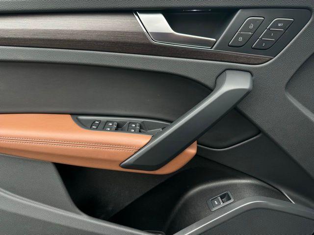 Photo of 2021 Ultra Blue Metallic Audi Q5