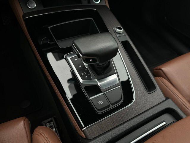 Photo of 2021 Ultra Blue Metallic Audi Q5