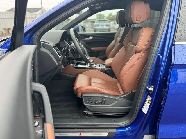 Photo of 2021 Ultra Blue Metallic Audi Q5