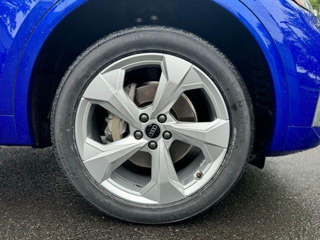 Photo of 2021 Ultra Blue Metallic Audi Q5
