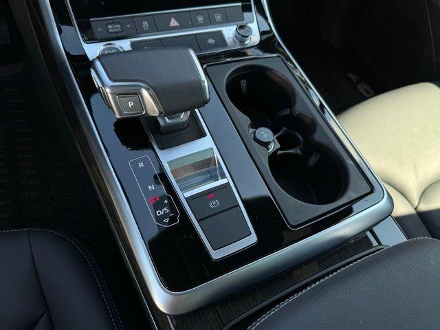 Photo of 2025 Samurai Gray Metallic Audi Q7