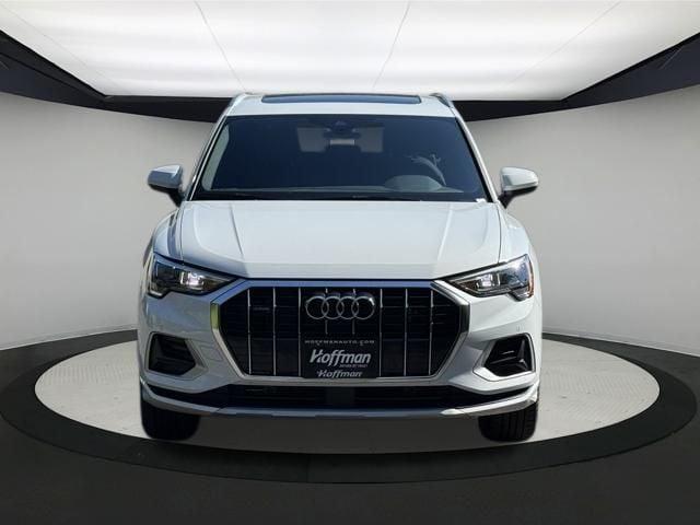 Photo of 2022 Glacier White Metallic Audi Q3