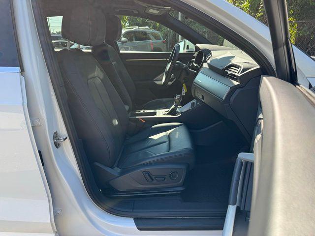 Photo of 2022 Glacier White Metallic Audi Q3