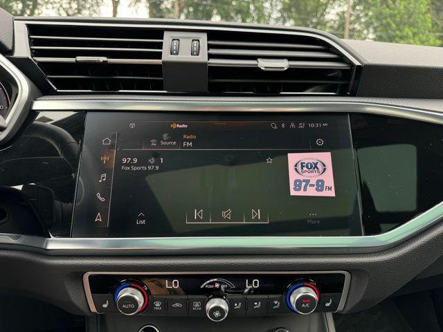 Photo of 2024 Arkona White Audi Q3