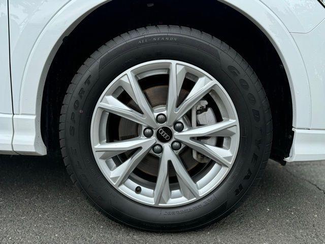 Photo of 2024 Arkona White Audi Q3