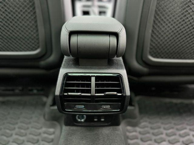 Photo of 2024 Arkona White Audi Q3