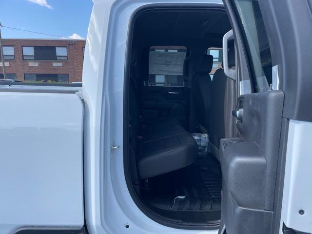 Photo of 2025 Summit White Chevrolet Silverado 3500