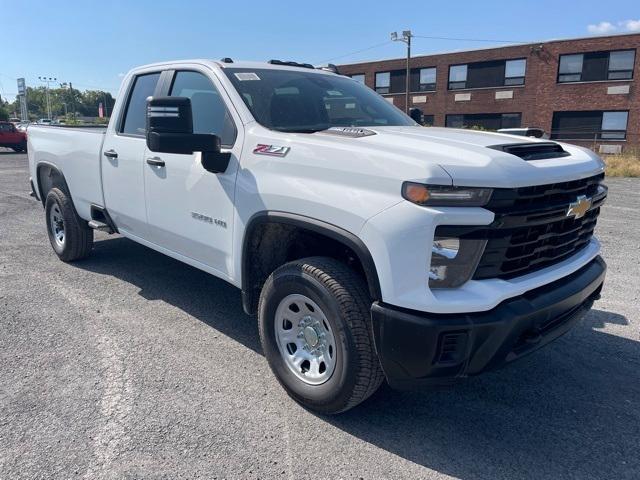 Photo of 2025 Summit White Chevrolet Silverado 3500