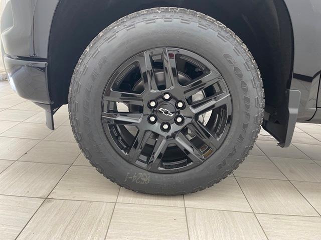 Photo of 2025 Black Chevrolet Silverado 1500