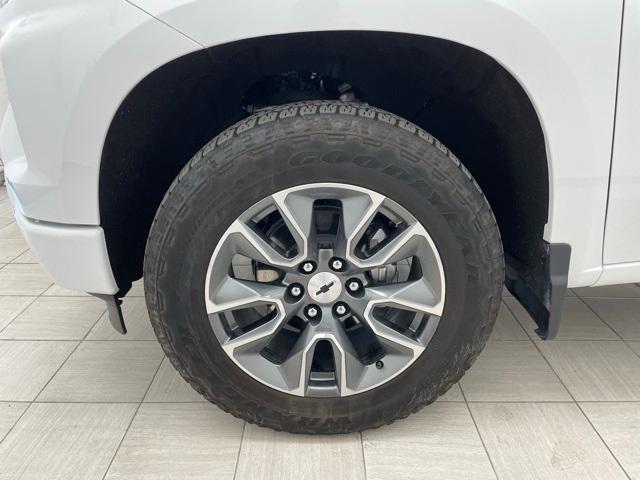 Photo of 2025 Summit White Chevrolet Silverado 1500
